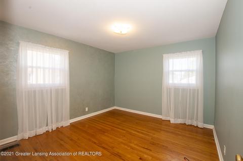 3424 Cornelia Dr, Lansing, MI 48917 photo 9