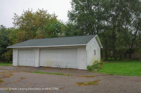 929 N Cedar Rd, Mason, MI 48854 photo 3