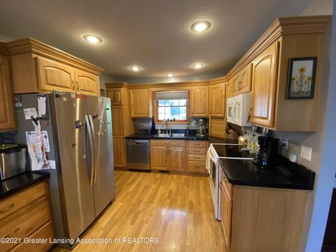 1717 E Hyde Rd, Saint Johns, MI 48879 photo 2
