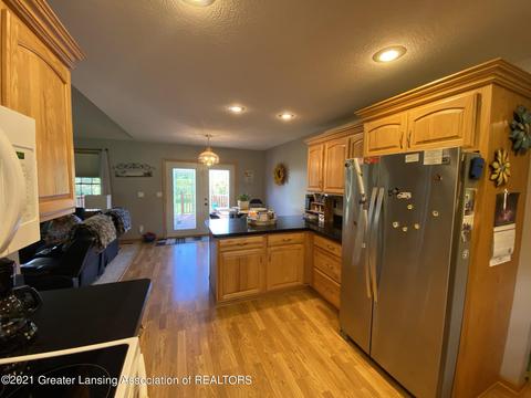 1717 E Hyde Rd, Saint Johns, MI 48879 photo 3