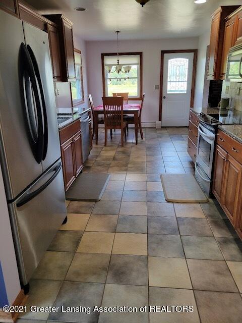 6461 W Howe Rd, Dewitt, MI 48820 photo 3
