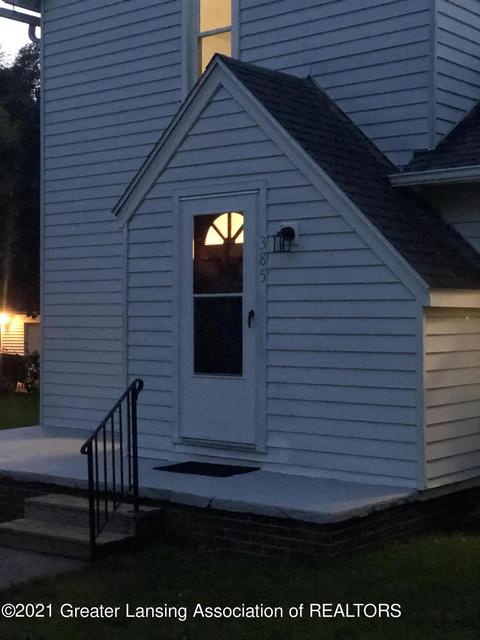 385 Green St, Perry, MI 48872 photo 5