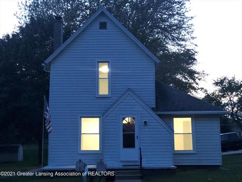 385 Green St, Perry, MI 48872 photo 1