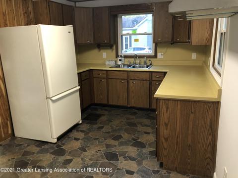 385 Green St, Perry, MI 48872 photo 12