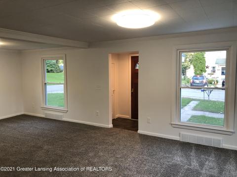 385 Green St, Perry, MI 48872 photo 9