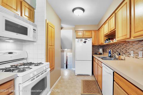 12738 Holly Ln, Dewitt, MI 48820 photo 10