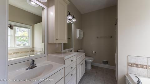 2075 Arbor Meadows Dr, Dewitt, MI 48820 photo 13