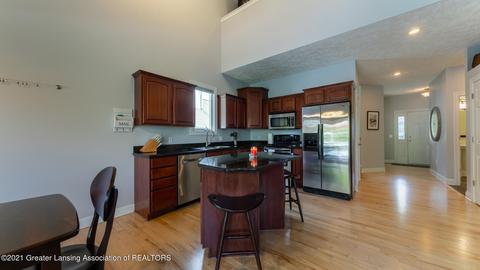 2075 Arbor Meadows Dr, Dewitt, MI 48820 photo 6