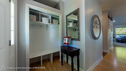 2075 Arbor Meadows Dr, Dewitt, MI 48820 photo 4