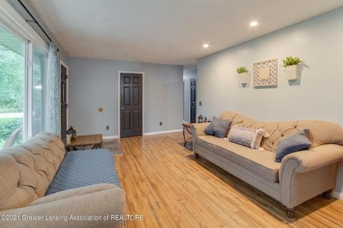 1632 W Herbison Rd, Dewitt, MI 48820 photo 5
