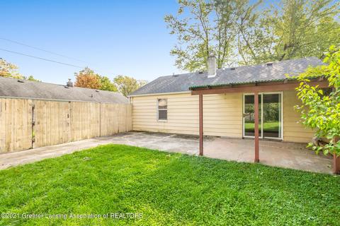 2908 Timber Dr, Lansing, MI 48917 photo 4
