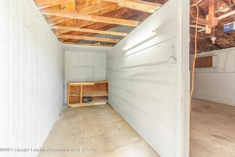 2908 Timber Dr, Lansing, MI 48917 photo 7