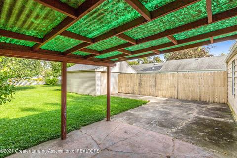 2908 Timber Dr, Lansing, MI 48917 photo 3
