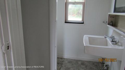 536 W 4th St, Charlotte, MI 48813 photo 9
