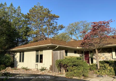 4543 Comanche Dr, Okemos, MI 48864 photo 2