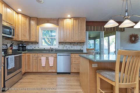 13134 Farm Ln, Dewitt, MI 48820 photo 9