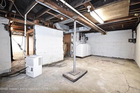 527 Pacific Ave, Lansing, MI 48910 photo 16