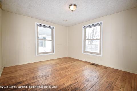 527 Pacific Ave, Lansing, MI 48910 photo 8