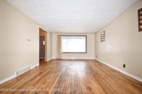 527 Pacific Ave, Lansing, MI 48910 photo 6