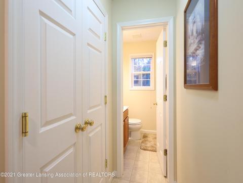 111 W Webb, Dewitt, MI 48820 photo 3