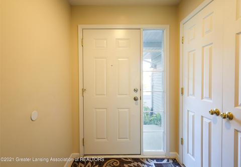 111 W Webb, Dewitt, MI 48820 photo 2