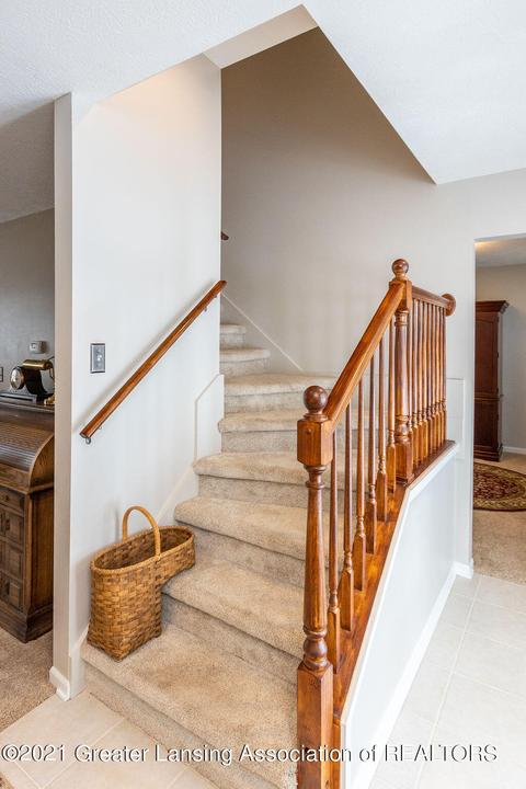 10153 Red Bud Dr, Haslett, MI 48840 photo 8