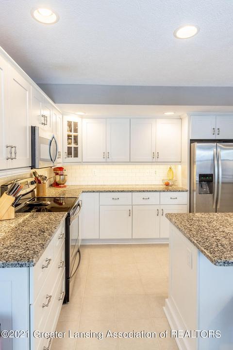 10153 Red Bud Dr, Haslett, MI 48840 photo 12