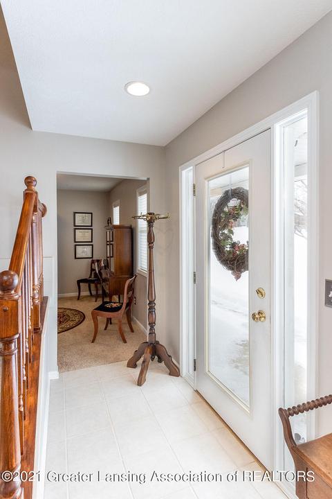 10153 Red Bud Dr, Haslett, MI 48840 photo 7