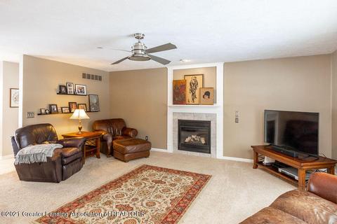 10153 Red Bud Dr, Haslett, MI 48840 photo 3