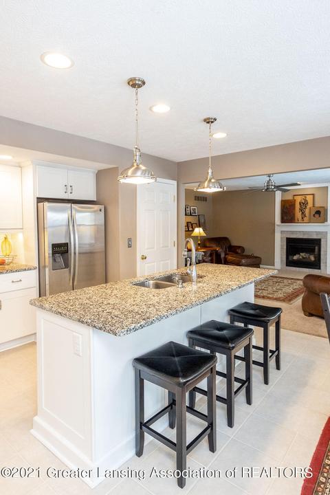 10153 Red Bud Dr, Haslett, MI 48840 photo 4