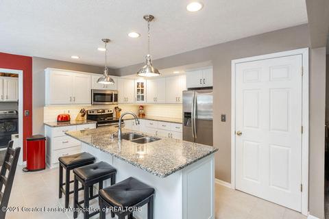 10153 Red Bud Dr, Haslett, MI 48840 photo 5