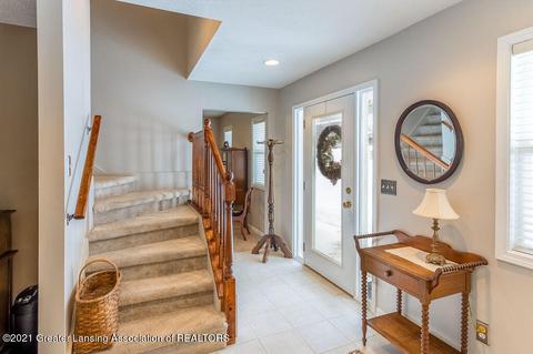 10153 Red Bud Dr, Haslett, MI 48840 photo 9