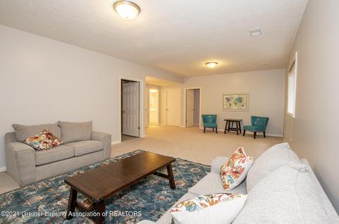 1730 N Crystal Cv, Haslett, MI 48840 photo 16