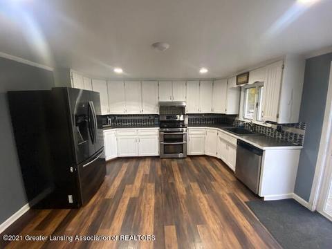 542 S Main St, Fowler, MI 48835 photo 6