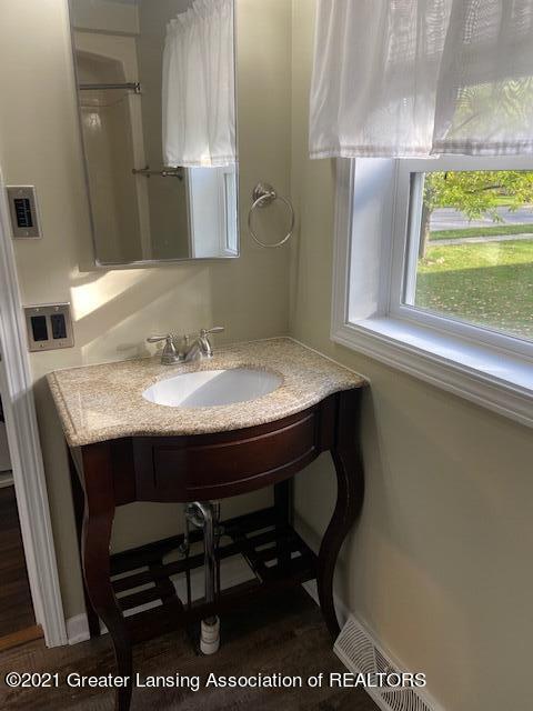 542 S Main St, Fowler, MI 48835 photo 11