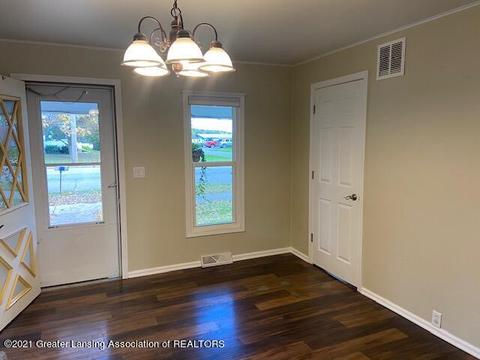 542 S Main St, Fowler, MI 48835 photo 4