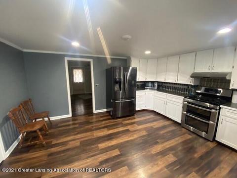 542 S Main St, Fowler, MI 48835 photo 9