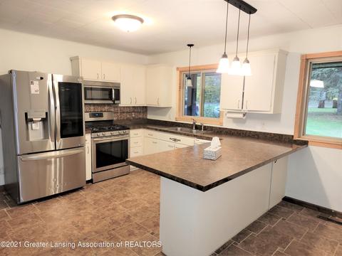 5937 Sleight Rd, Bath, MI 48808 photo 2