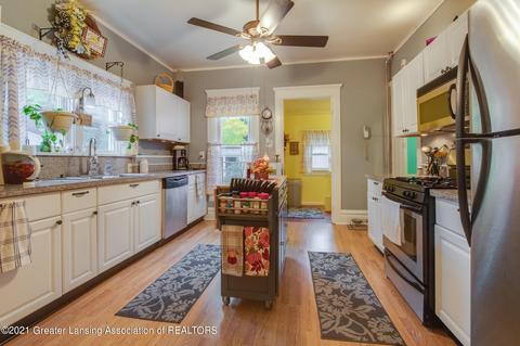 403 W Maple St, Mason, MI 48854 photo 11