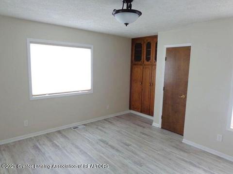 739 Fitting Ave, Lansing, MI 48917 photo 11