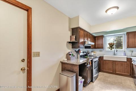 8927 Coleman Rd, Haslett, MI 48840 photo 7