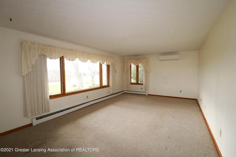 6860 W Howe Rd, Dewitt, MI 48820 photo 3