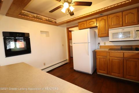 6860 W Howe Rd, Dewitt, MI 48820 photo 8