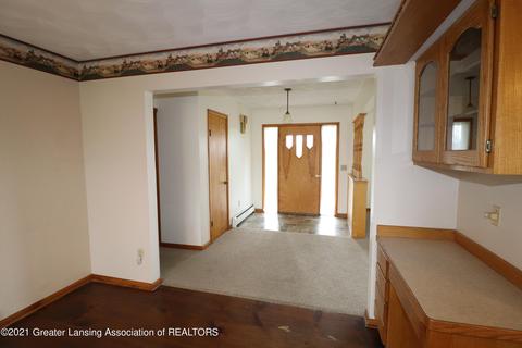 6860 W Howe Rd, Dewitt, MI 48820 photo 4
