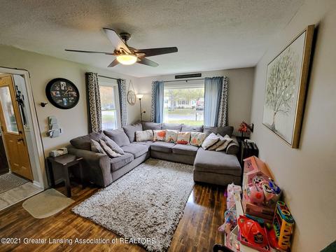 603 Devon Dr, Eaton Rapids, MI 48827 photo 3