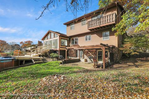 4085 Driftwood Dr, Dewitt, MI 48820 photo 2