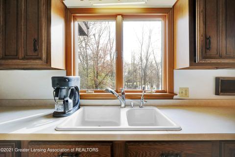 4085 Driftwood Dr, Dewitt, MI 48820 photo 10