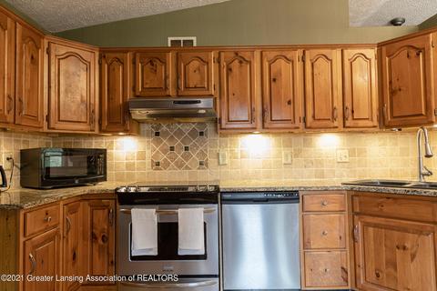 6375 W Lake Dr, Haslett, MI 48840 photo 10