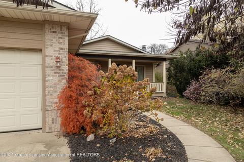 6375 W Lake Dr, Haslett, MI 48840 photo 2
