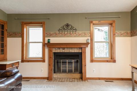 6375 W Lake Dr, Haslett, MI 48840 photo 8